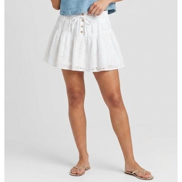 DAY + MOON Dresses & Skirts - NEW DAY + MOON cotton blossom skirt in white